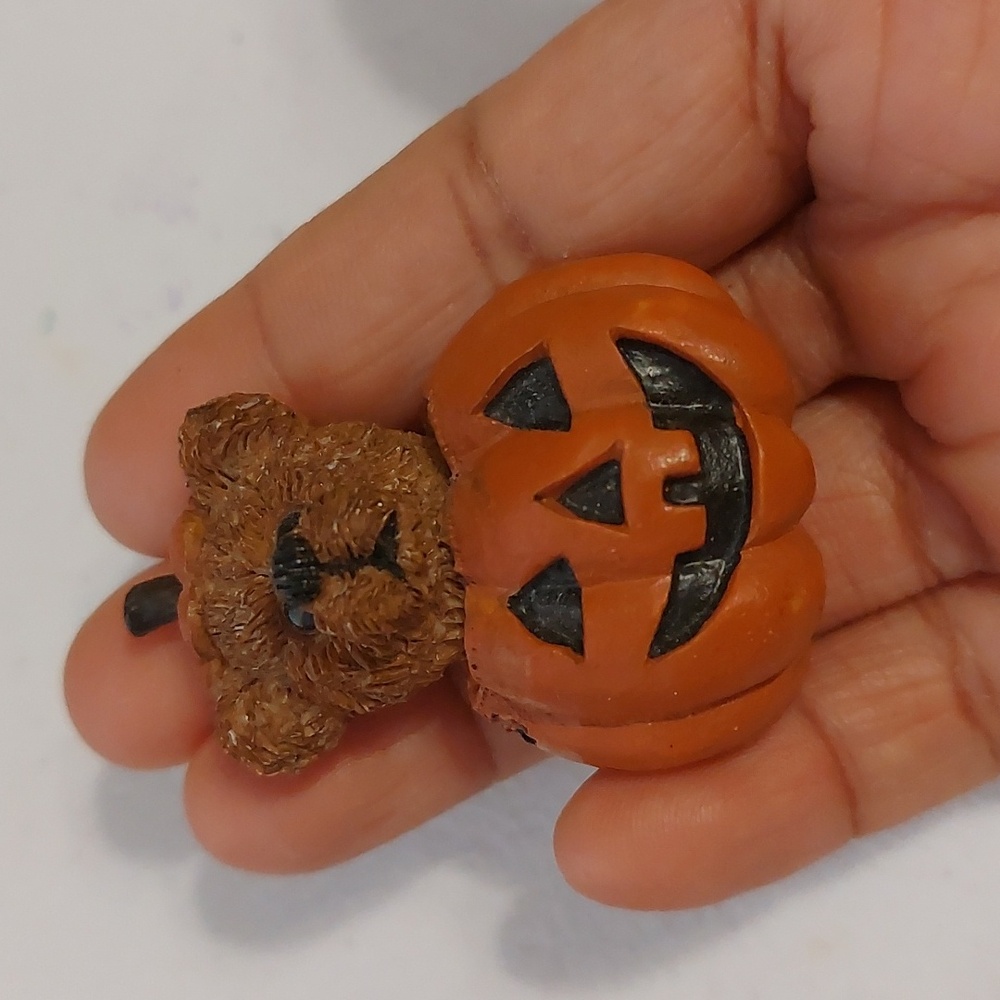 Bearwear by Boyds Bears & Friends Brooch Pin Halloween Jack-O-Lantern Pumpkin